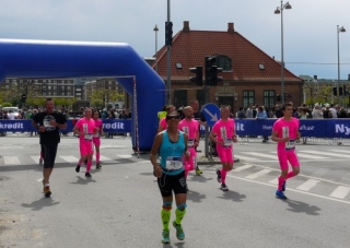 Acessórios para a corrida. O short de compressão